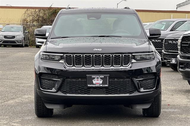 new 2025 Jeep Grand Cherokee car, priced at $38,470