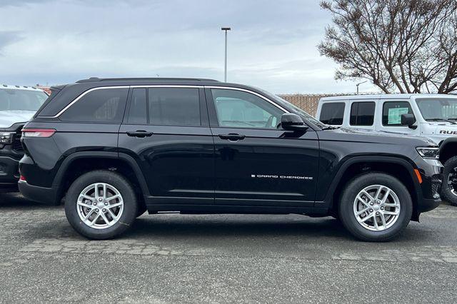 new 2025 Jeep Grand Cherokee car, priced at $39,470