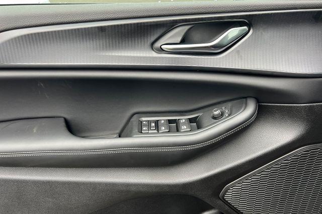 new 2025 Jeep Grand Cherokee car, priced at $40,425