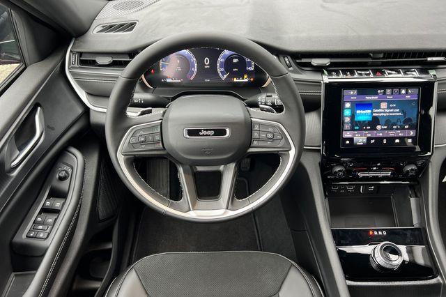 new 2025 Jeep Grand Cherokee car, priced at $40,425