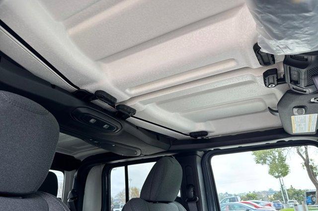 new 2025 Jeep Gladiator car, priced at $45,145