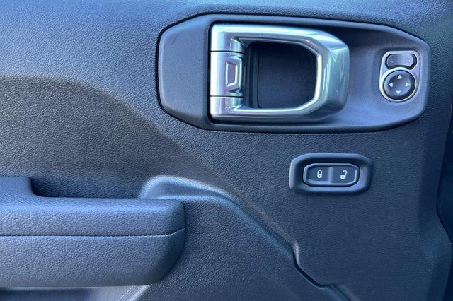 new 2025 Jeep Gladiator car, priced at $45,145