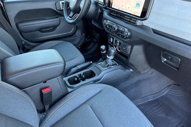 new 2025 Jeep Gladiator car, priced at $43,295