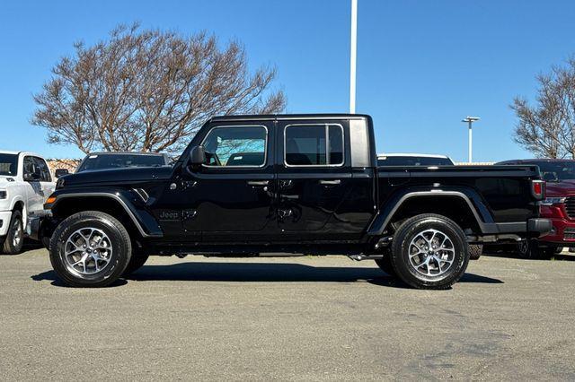 new 2025 Jeep Gladiator car, priced at $43,295
