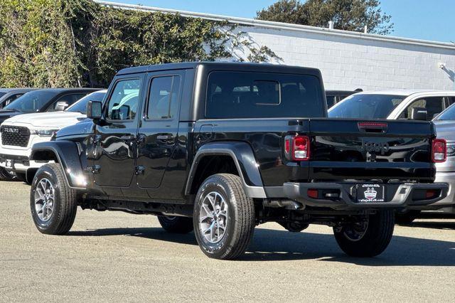 new 2025 Jeep Gladiator car, priced at $43,295