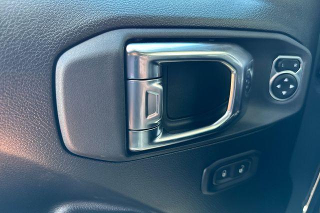 new 2025 Jeep Gladiator car, priced at $46,437