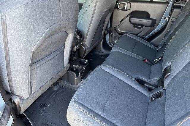 new 2025 Jeep Gladiator car, priced at $46,437