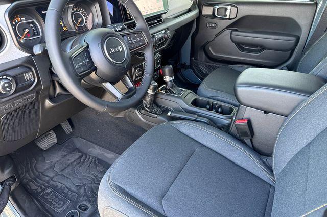 new 2025 Jeep Gladiator car, priced at $46,437