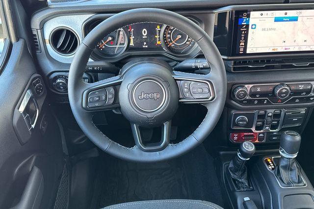 new 2025 Jeep Gladiator car, priced at $46,437