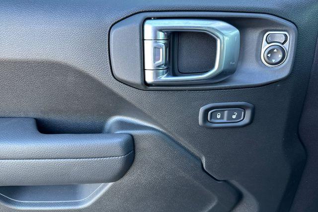 new 2025 Jeep Wrangler car, priced at $47,690
