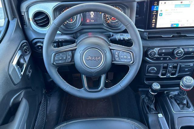 new 2025 Jeep Wrangler car, priced at $47,690
