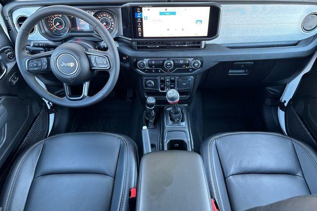 new 2025 Jeep Wrangler car, priced at $47,095
