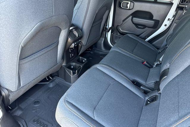 new 2025 Jeep Gladiator car, priced at $45,842