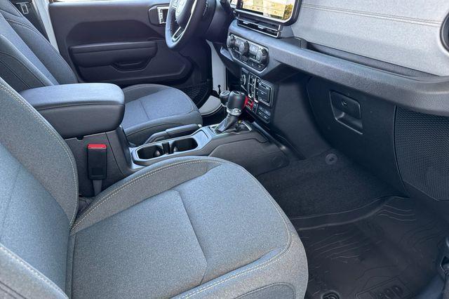 new 2025 Jeep Gladiator car, priced at $45,842