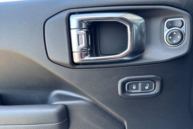 new 2025 Jeep Gladiator car, priced at $45,842