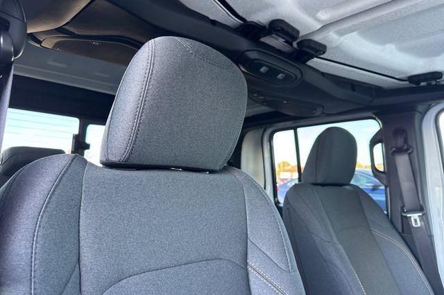 new 2025 Jeep Gladiator car, priced at $44,550