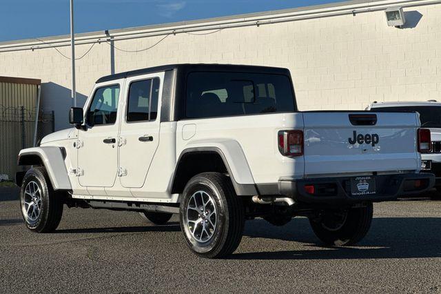 new 2025 Jeep Gladiator car, priced at $44,550