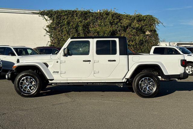 new 2025 Jeep Gladiator car, priced at $44,550