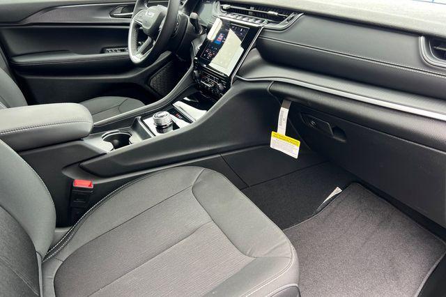 new 2025 Jeep Grand Cherokee car, priced at $39,470