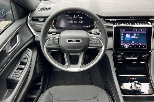 new 2025 Jeep Grand Cherokee car, priced at $39,470