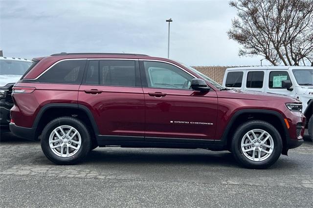 new 2025 Jeep Grand Cherokee car, priced at $38,470