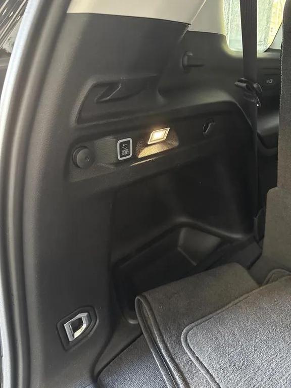 used 2021 Jeep Grand Cherokee L car, priced at $29,495