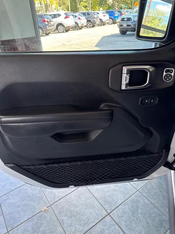used 2021 Jeep Wrangler Unlimited car, priced at $27,995