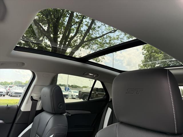 new 2025 Buick Envision car, priced at $42,997