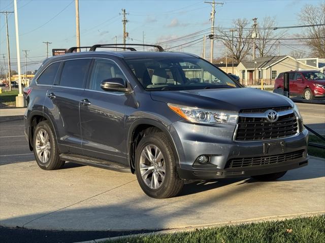 used 2015 Toyota Highlander car, priced at $22,770