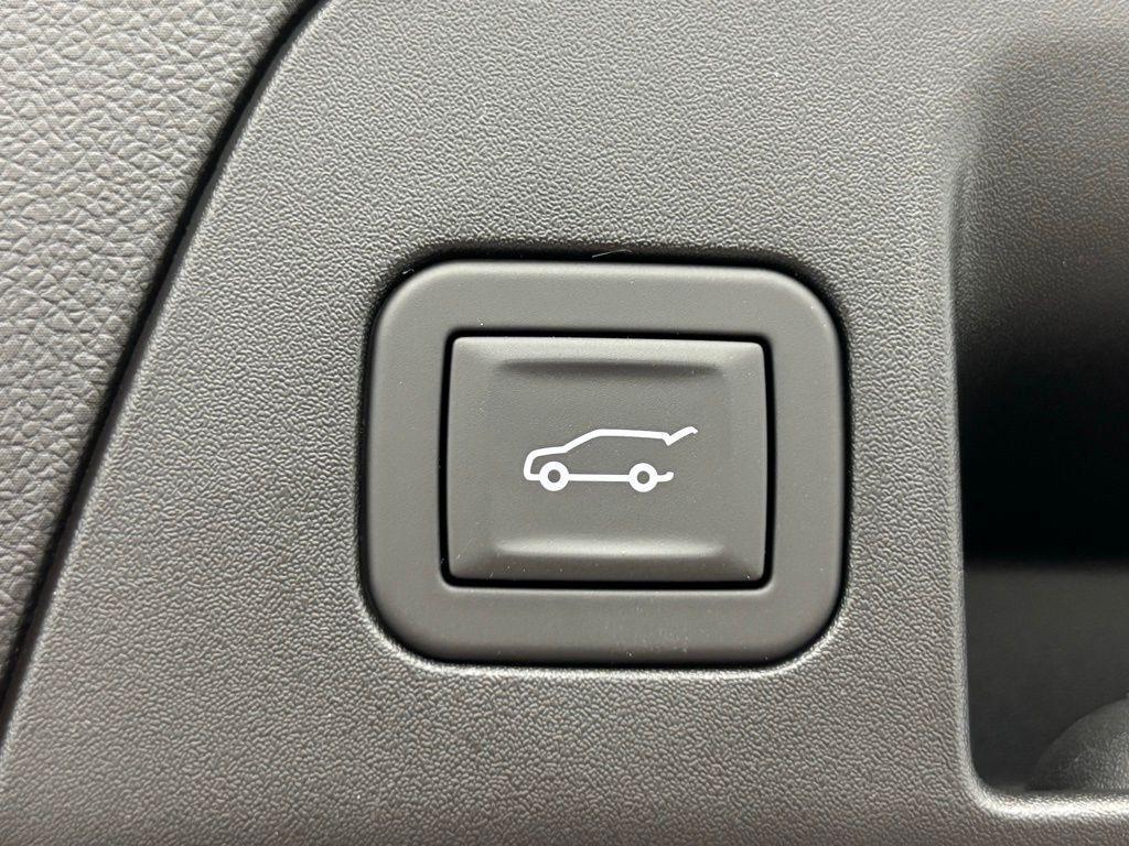 new 2025 Buick Envision car, priced at $43,085