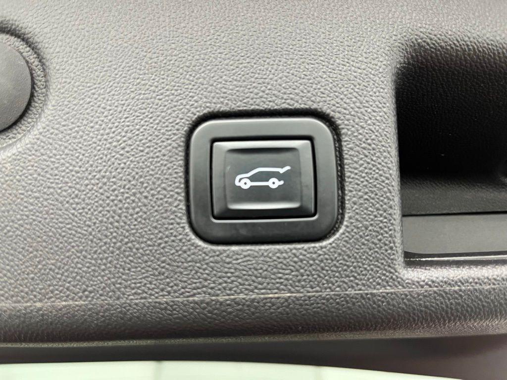 used 2022 Chevrolet Equinox car, priced at $20,332