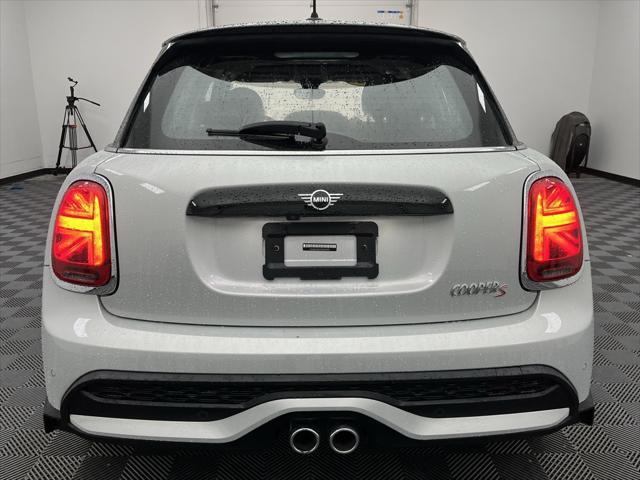 used 2022 MINI Hardtop car, priced at $23,298