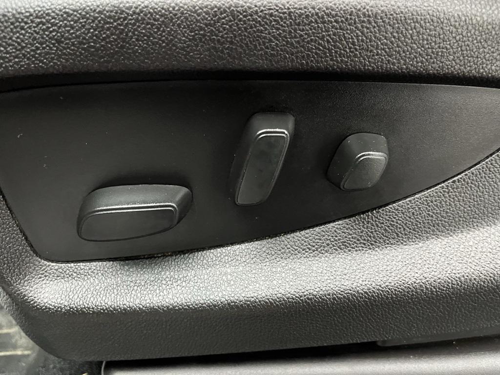 used 2018 Chevrolet Silverado 1500 car, priced at $25,989