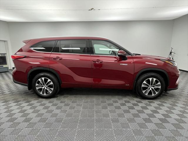 used 2021 Toyota Highlander Hybrid car, priced at $33,598