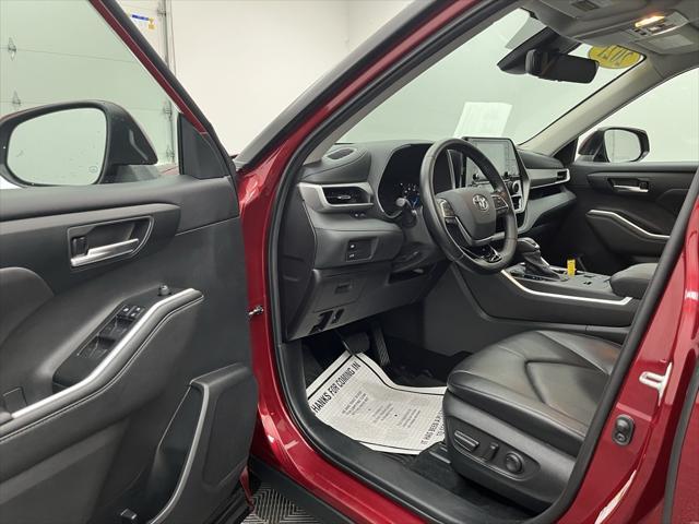 used 2021 Toyota Highlander Hybrid car, priced at $33,598