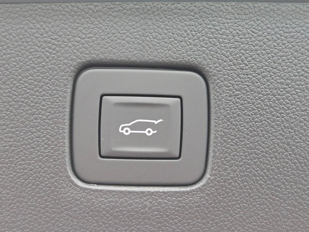 new 2025 Buick Envista car, priced at $26,500