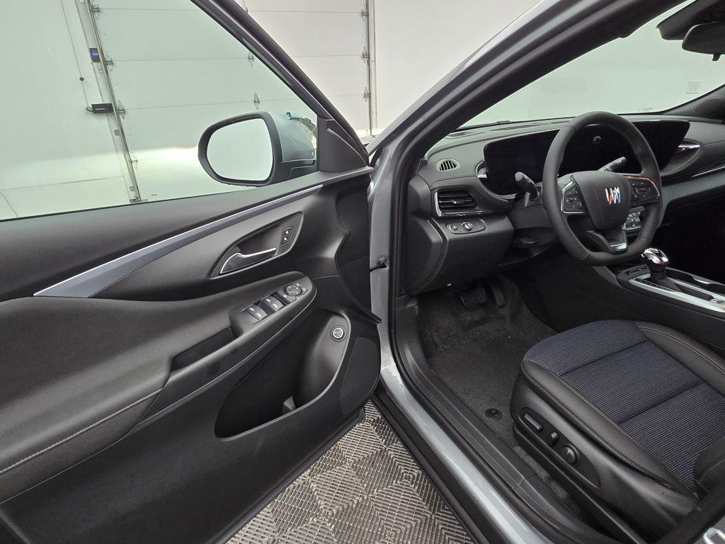 new 2025 Buick Envista car, priced at $26,500