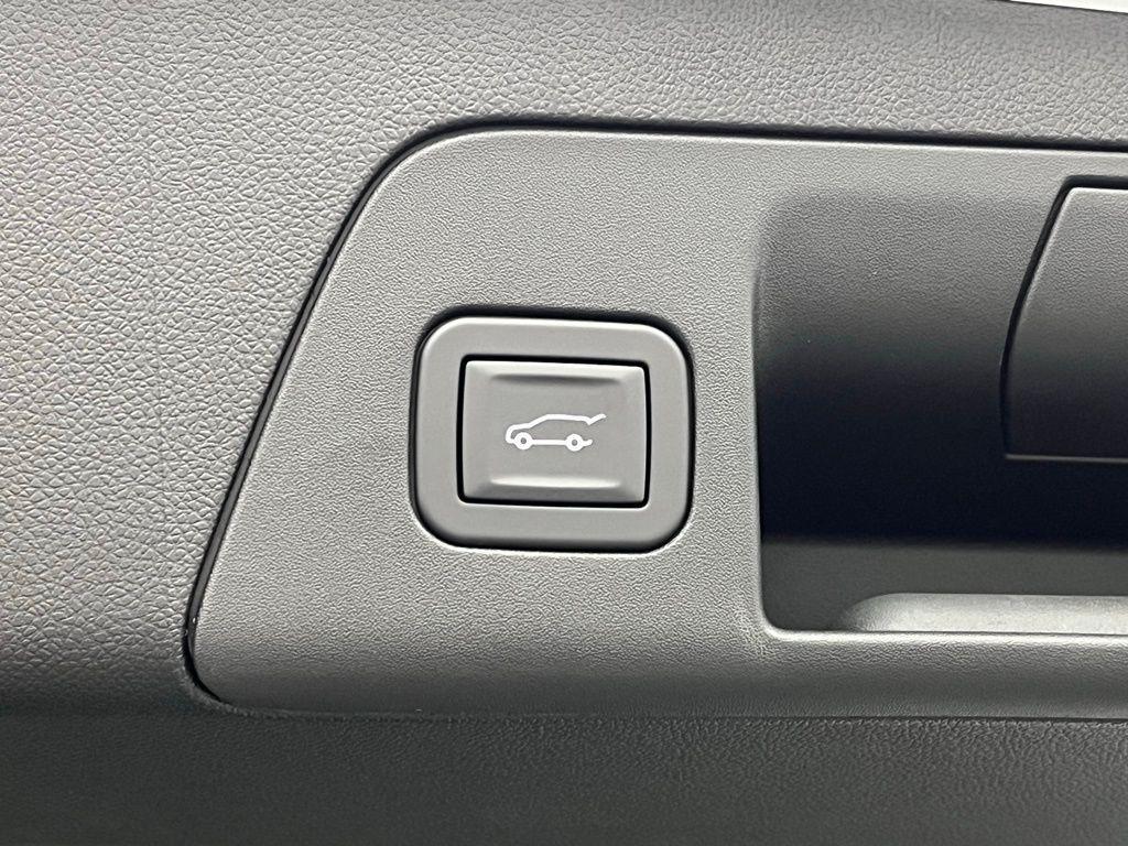 new 2025 Buick Envision car, priced at $41,562