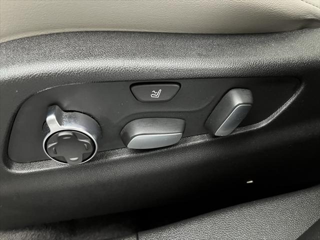 used 2022 Cadillac XT4 car, priced at $30,368