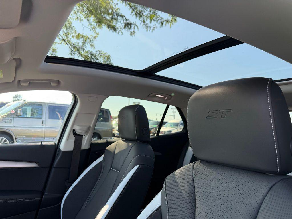 new 2025 Buick Envision car, priced at $40,000