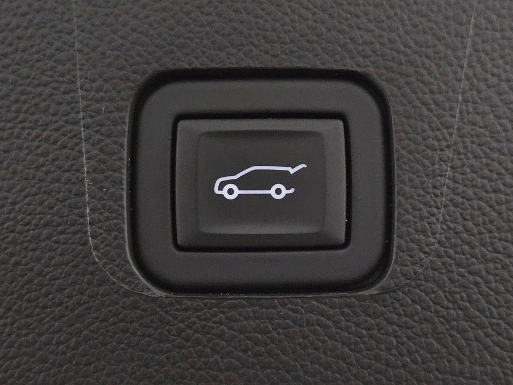 used 2023 Chevrolet Traverse car, priced at $31,000