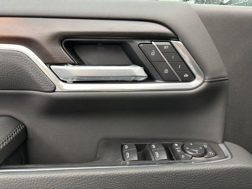 new 2025 GMC Sierra 2500 car, priced at $84,940