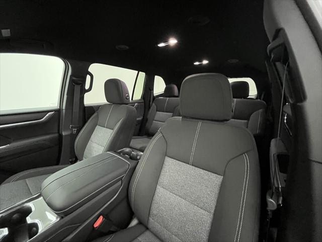 new 2025 GMC Acadia car, priced at $43,597