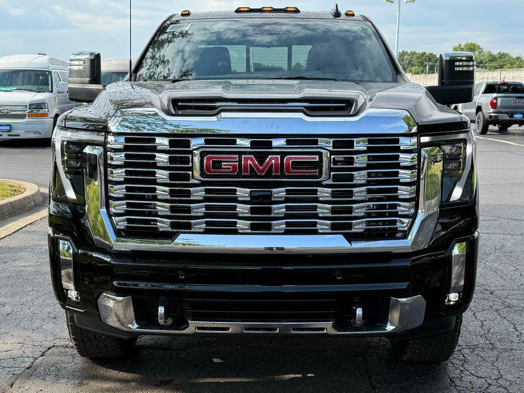 new 2025 GMC Sierra 2500 car, priced at $84,000