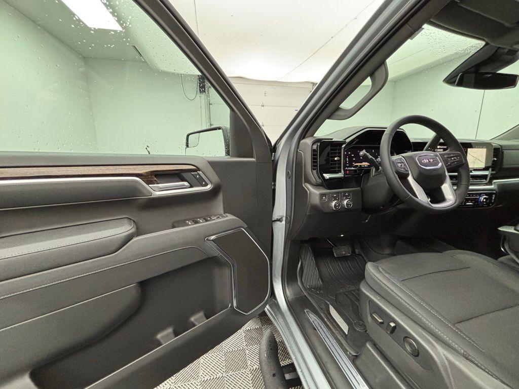 new 2026 GMC Sierra 1500 car, priced at $49,200