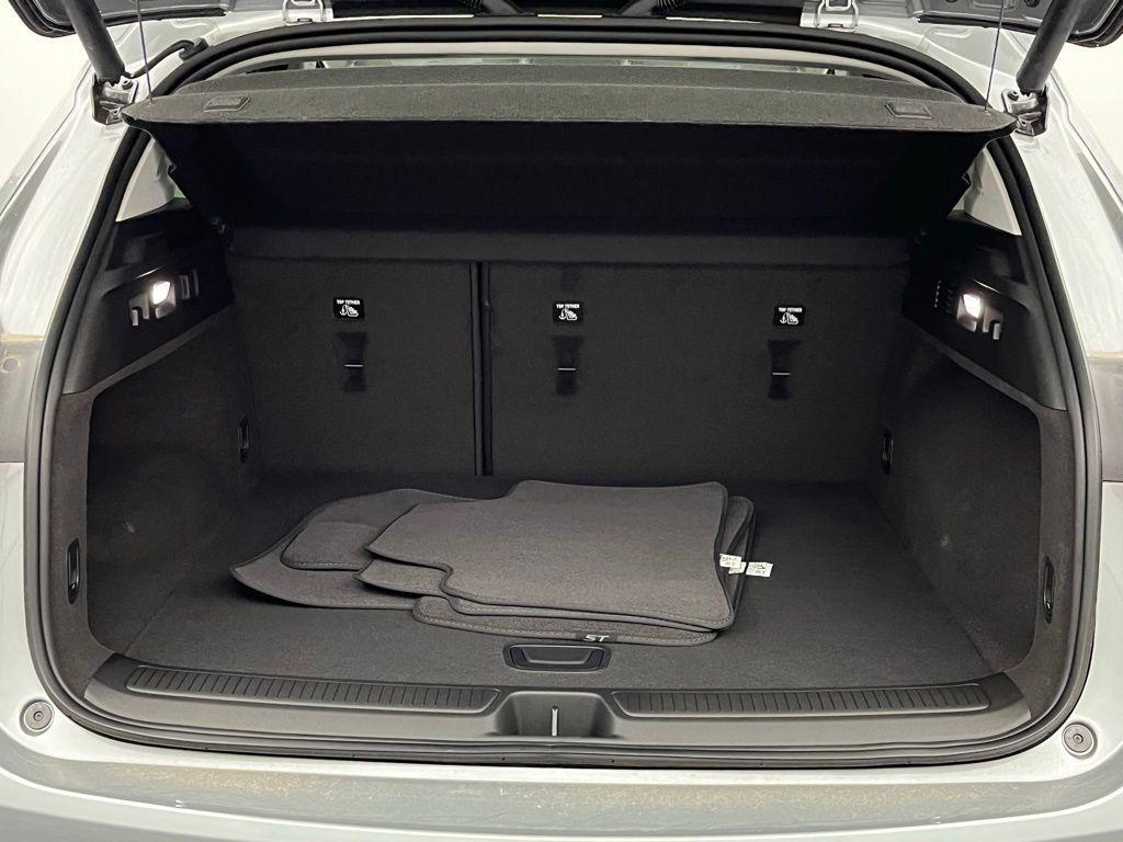 new 2025 Buick Envision car, priced at $40,000