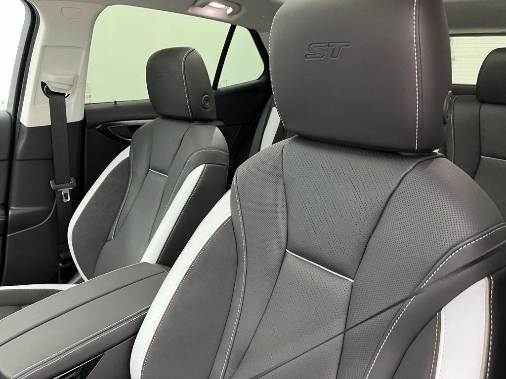 new 2025 Buick Envision car, priced at $40,000