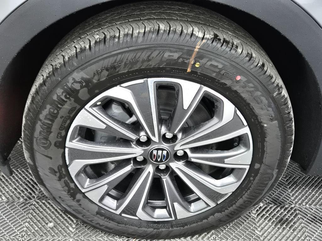 new 2025 Buick Envision car, priced at $40,003