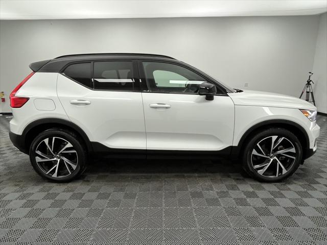 used 2019 Volvo XC40 car, priced at $24,298