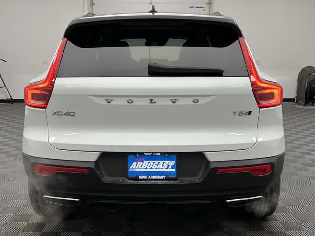 used 2019 Volvo XC40 car, priced at $24,298